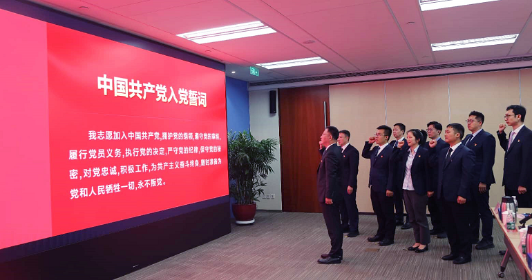 欧美v在线_精品国产精品_狠狠干av_亚洲伦理影院_污视频在线观看免费_欧美中文在线召开“两优一先”表彰大会